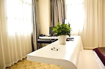 Provence Garden Hotel อู่ฮั่น ภายนอก รูปภาพ